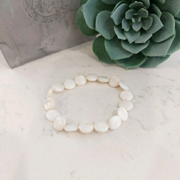 Ivory Beaded Bracelet - Picture 3 of 5
